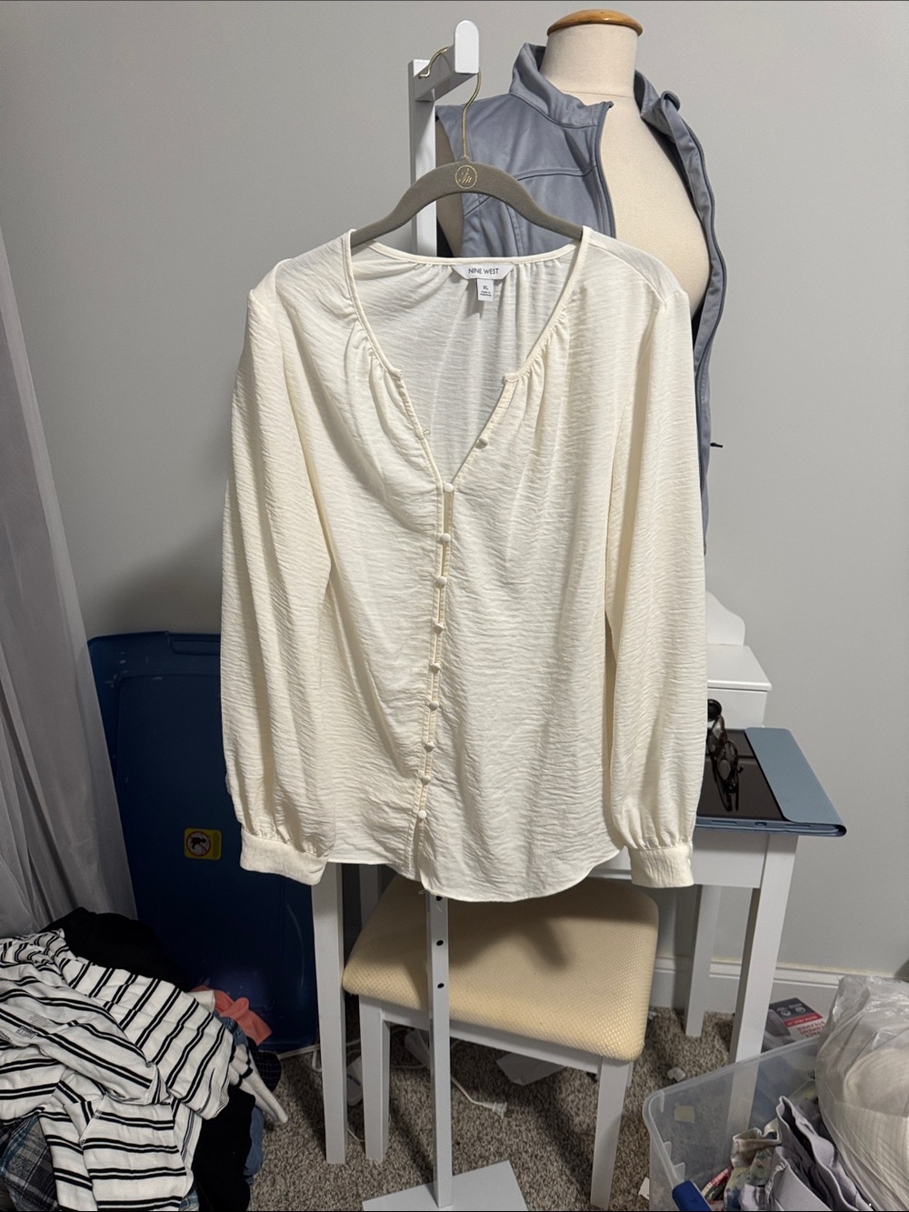 Nine West Cream Button-Front V-Neck Blouse